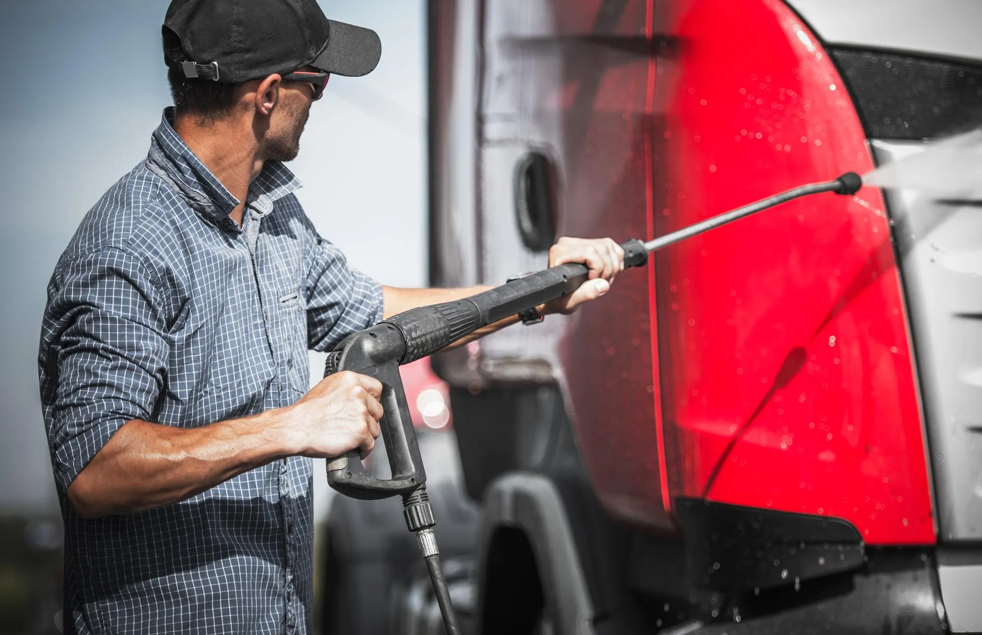 Truck & Trailer Wash: The Key to Maintaining Your Fleet’s Performance