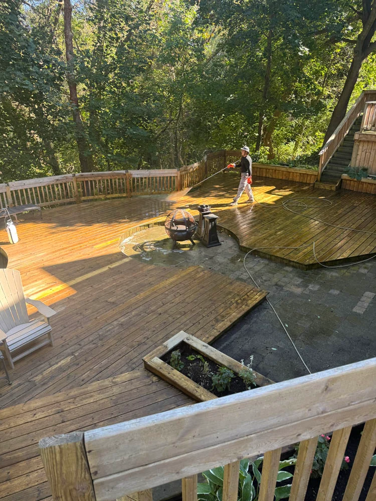 Residential deck washing - King City