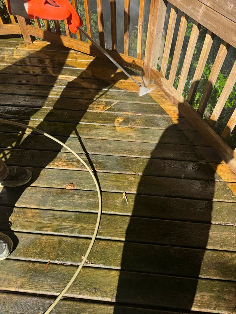 Residential deck washing - King City 04