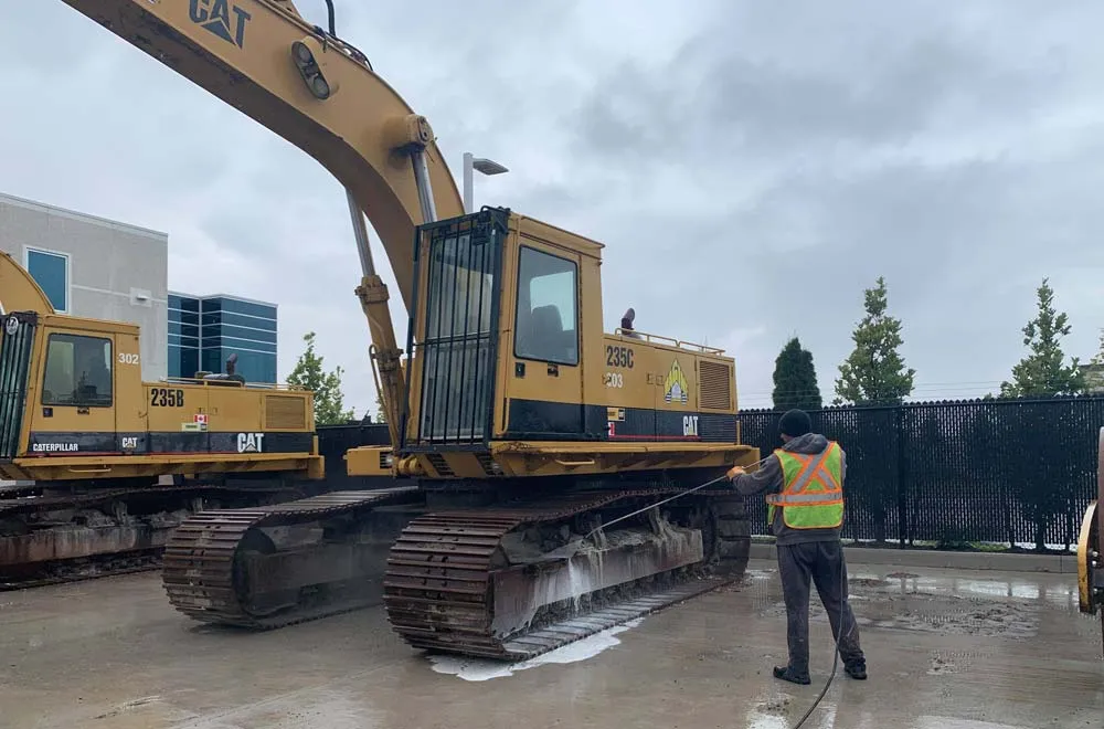 Washing heavy tools and heavy machinery